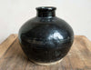 Pot ancien noir en céramique - Poterie décorative d'intérieur
