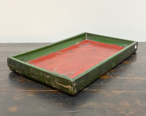 Weathered green/red tray