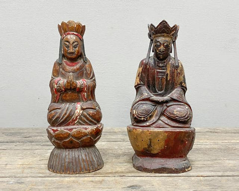 Wooden statue of sitting ancestor / deity with crown