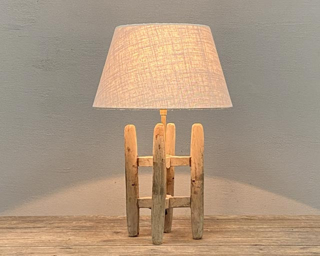 Lampe de chevet rustique - Bobine d'un vieux métier à tisser montée en lampe