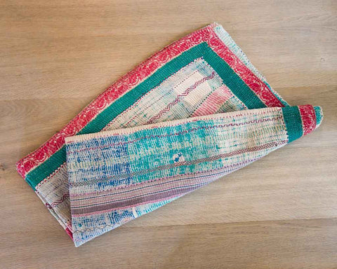 Kantha throw - old white/pink/turquoise - SERES Collection
 - 1