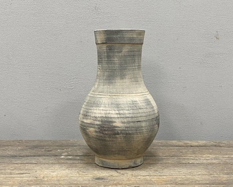 Han repro pot with short straight neck